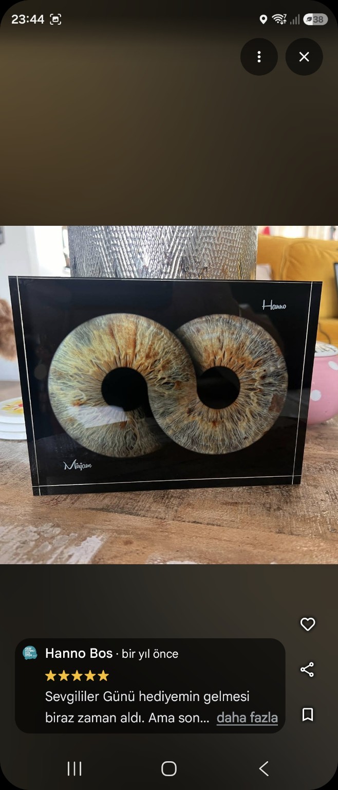 Iris-kunstwerk op de klantfoto van Hanno Bos